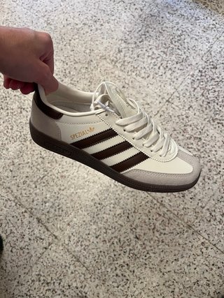 Spezial Beige y Marrón