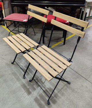MESA Y SILLAS DE JARDÍN "TÄRNÖ"