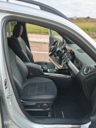 Mercedes-Benz GLB 2023