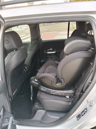 Mercedes-Benz GLB 2023