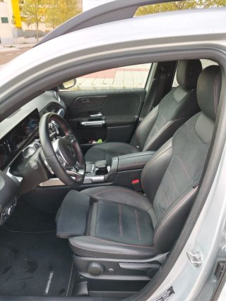 Mercedes-Benz GLB 2023