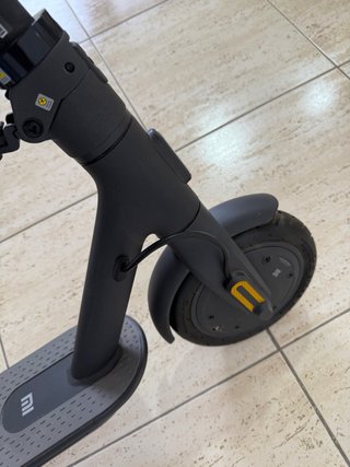 Patinete Eléctrico Xiaomi Mi Scooter Essential