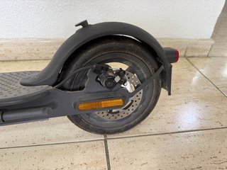 Patinete Eléctrico Xiaomi Mi Scooter Essential