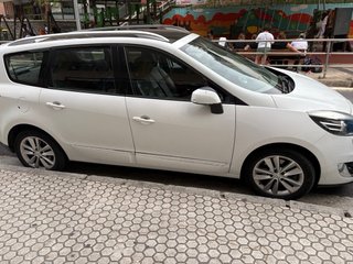 Renault Grand Scenic 2012
