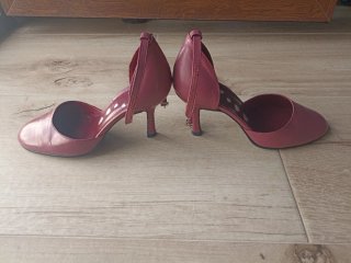 Zapatos de tacón Bata COLOR BURDEOS talla 36