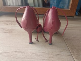 Zapatos de tacón Bata COLOR BURDEOS talla 36