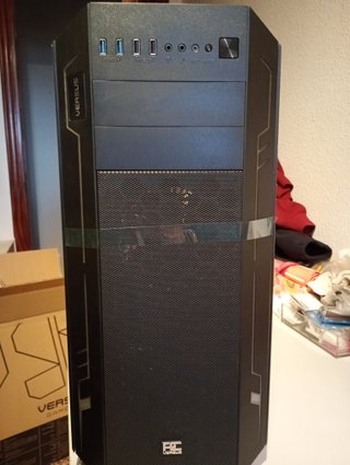 Caja PC Versus Cristal con 5 Ventiladores RGB