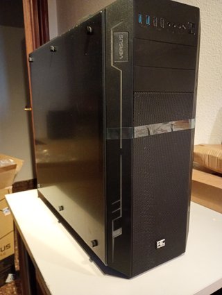 Caja PC Versus Cristal con 5 Ventiladores RGB