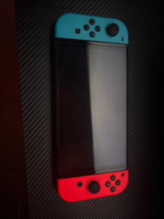 Nintendo Switch con Joy-Con Azul y Rojo