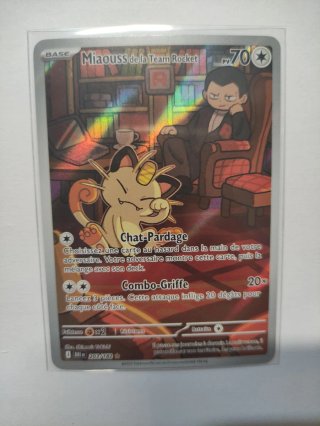 Carta Pokémon de Meowth del Team Rocket en francés