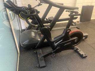Bicicleta de Spinning Life Fitness IC8