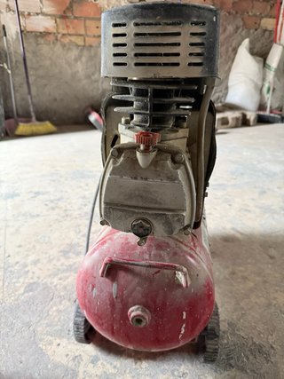 Compresor Brüder Mannesmann 24L 2CV