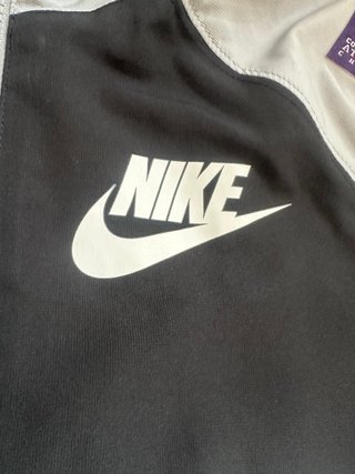 Chaqueta Nike con capucha