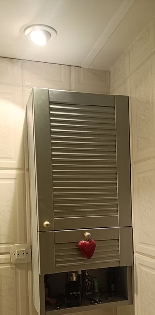 Mueble de pared gris azulado