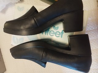 Zapatos de tacón Comfeet negros