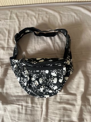 Riñonera Estampada de Calaveras