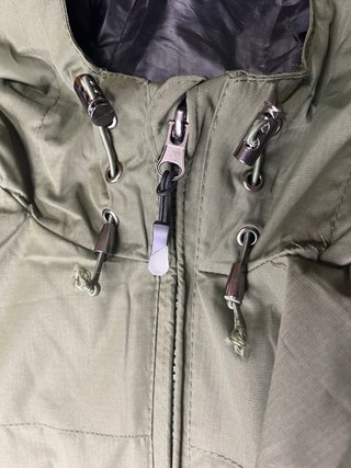 Cortavientos Carhartt verde