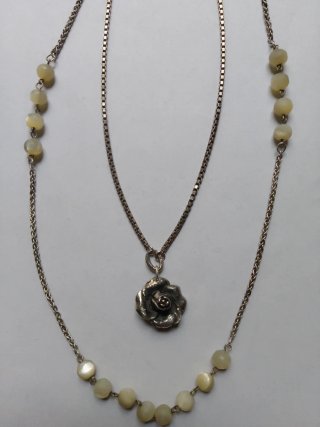 2 Collares Antiguos de Plata y Nácar