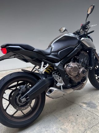 Honda CB650R (2021) carnet A2