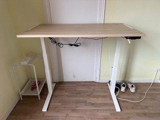 Escritorio eléctrico elevable Fellowes 140x80 cm