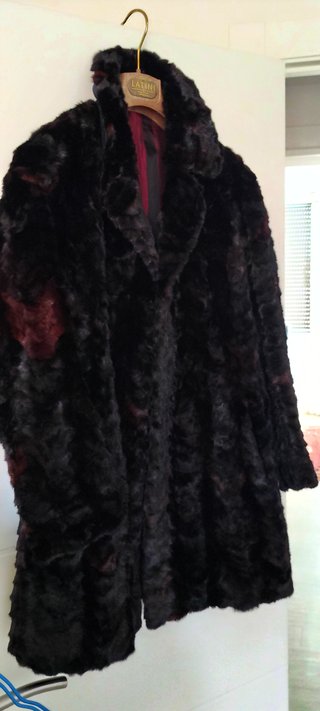 Chaqueta de piel Latini negra y roja