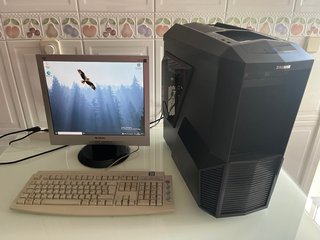 Ordenador Gigabyte + Monitor Viewsonic + Teclado