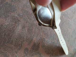 Reloj de pulsera antiguo funcionando perfectamente