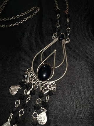 Collar Gótico con Piedra Negra