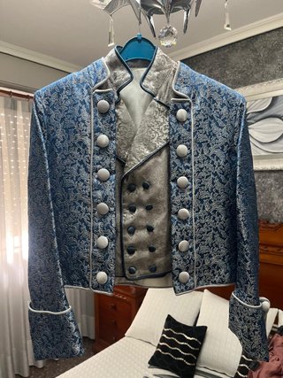 Traje torrentí de fallero azul y plata