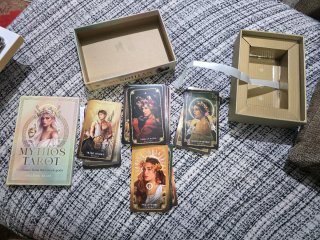 Cartas Mythos Tarot de Helena Elias