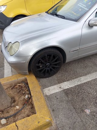 Mercedes-Benz Clase C 2004