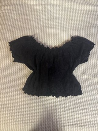 Blusa Negra con Bordado de Flores