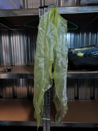 Vestido de fiesta largo con volantes