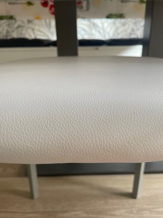 Taburete de cocina gris y blanco