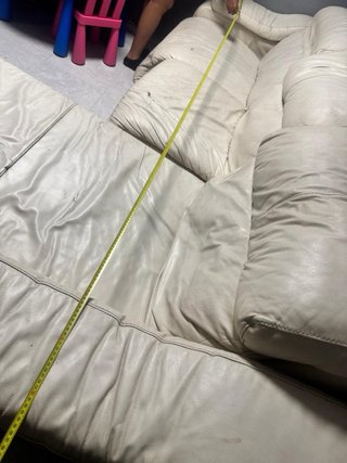 Sofá de piel blanco se regala