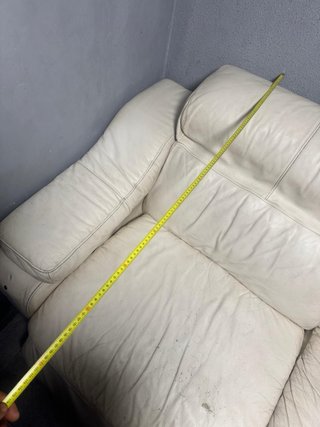 Sofá de piel blanco se regala