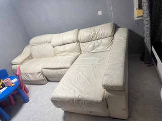 Sofá de piel blanco se regala