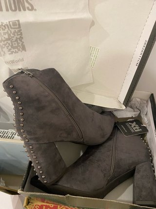 Botines XTI ante gris tachuelas T.41