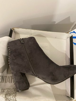 Botines XTI ante gris tachuelas T.41