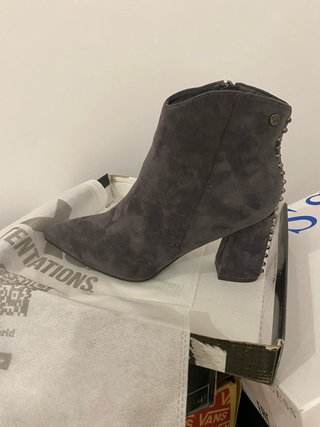 Botines XTI ante gris tachuelas T.41