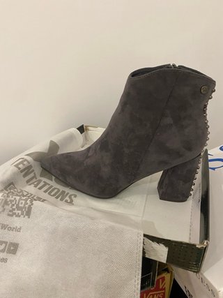 Botines XTI ante gris tachuelas T.41