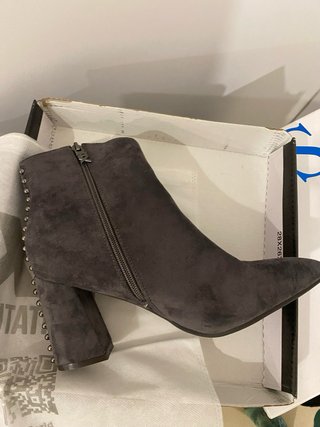 Botines XTI ante gris tachuelas T.41