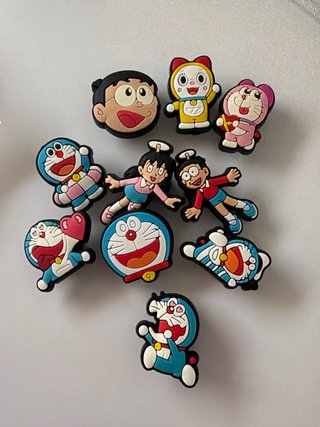 Set de 10 Pins para Crocs Doraemon