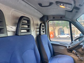 Furgón Iveco Daily 29L12V 2017 ( 130.000 Km )