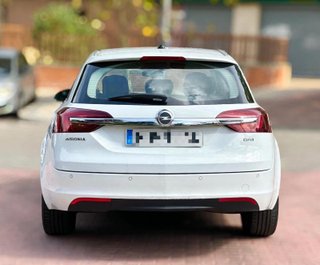 OPEL INSIGNIA ST 130cv SELECTIVE AUTOMÁTICO 2015