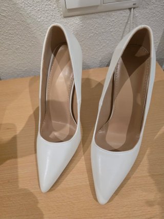 Salones blancos de tacón para mujer