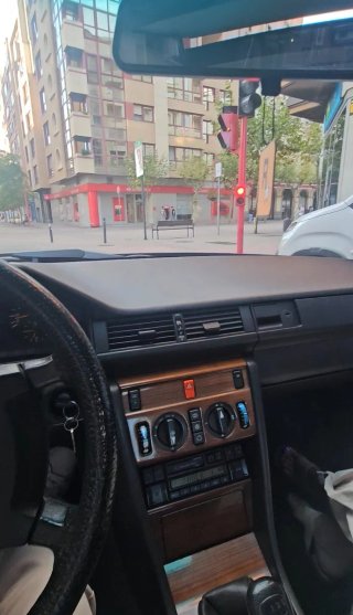 Mercedes-Benz Clase E 1989