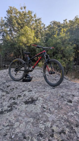 BICICLETA DE ENDURO TREK REMEDY DOBLE SUSPENSIÓN