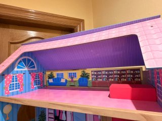 Casa de Muñecas de Madera