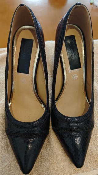 Zapatos de tacón Benavente efecto serpiente T39